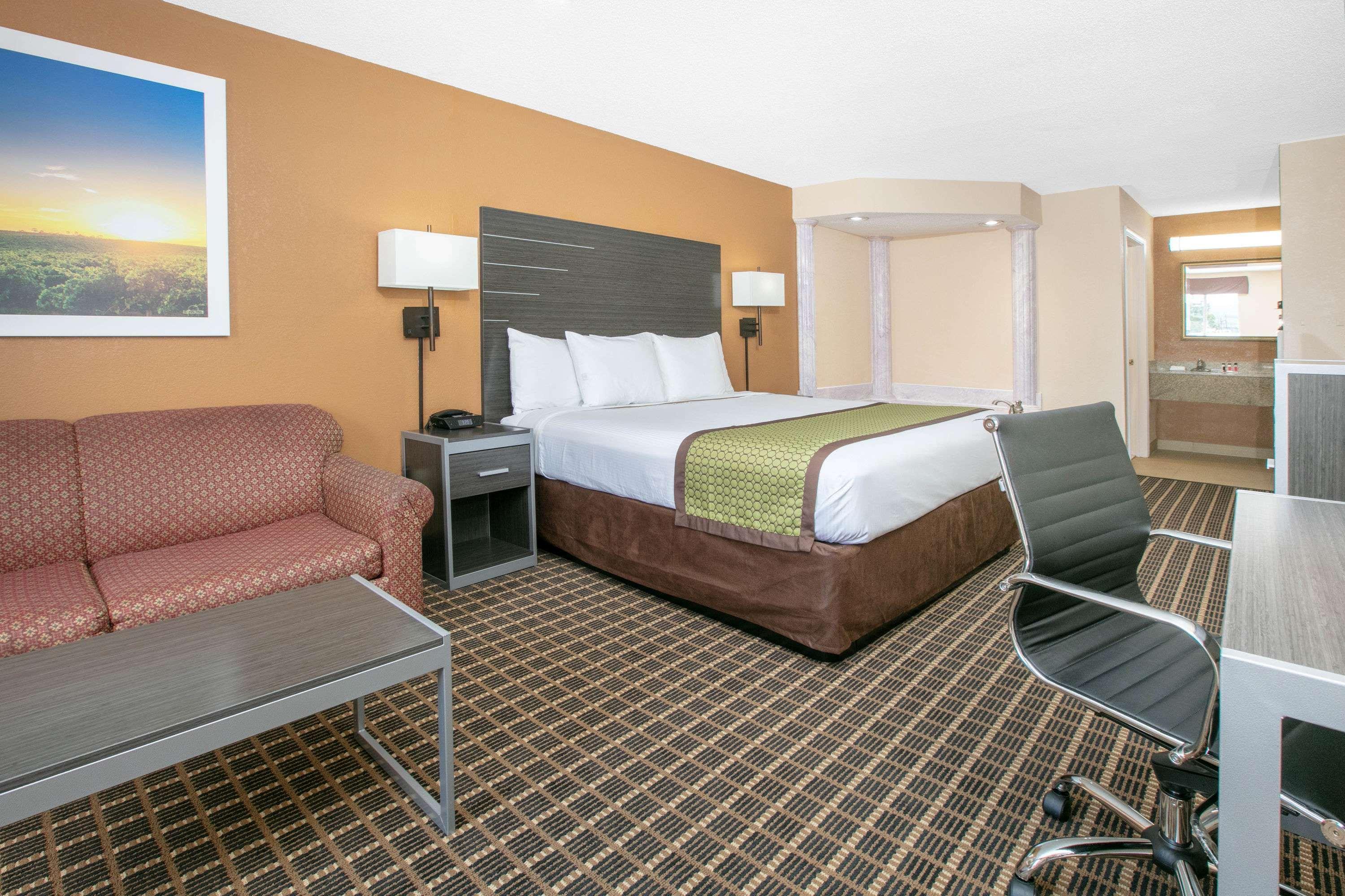Days Inn By Wyndham Hamilton Esterno foto